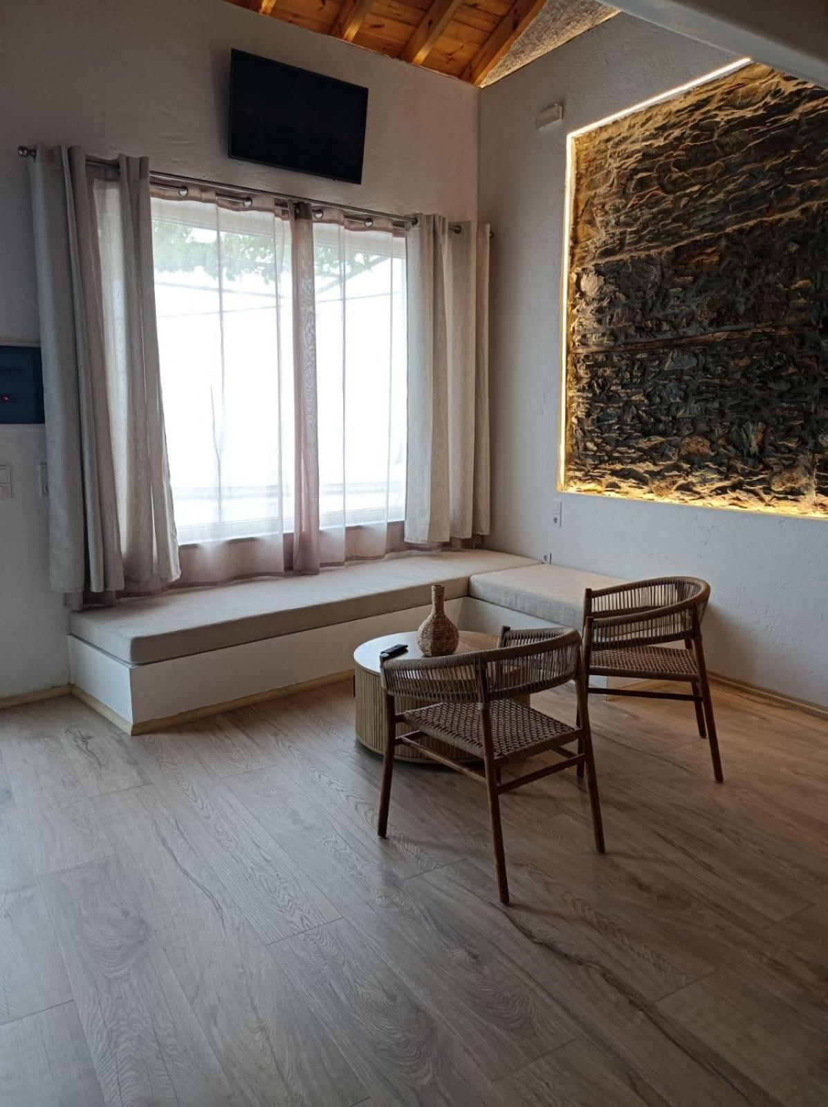Michalelis Loft & Cave Apartment Plomari Екстериор снимка