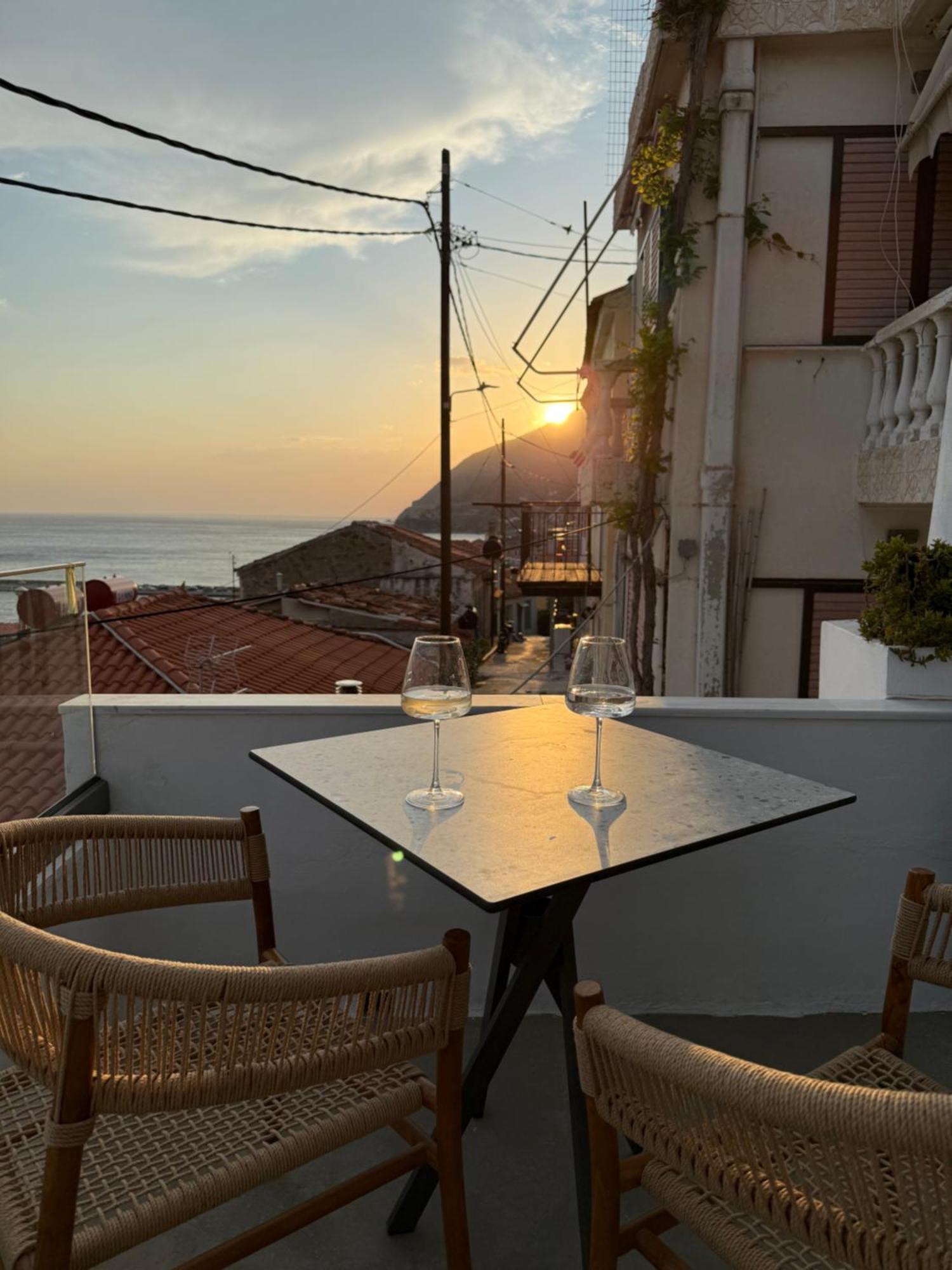 Michalelis Loft & Cave Apartment Plomari Екстериор снимка